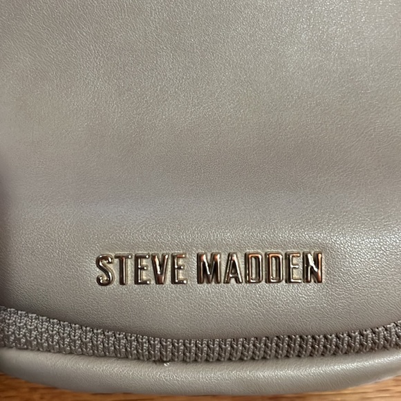 Steve Madden crossbody - Picture 11 of 12